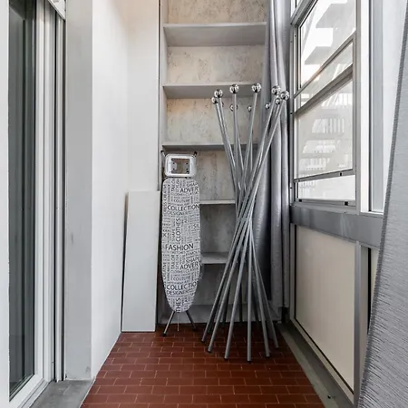 Via Giunone 1a Trilo アパート *