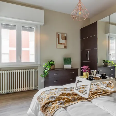 Via Giunone 1a Trilo דירה